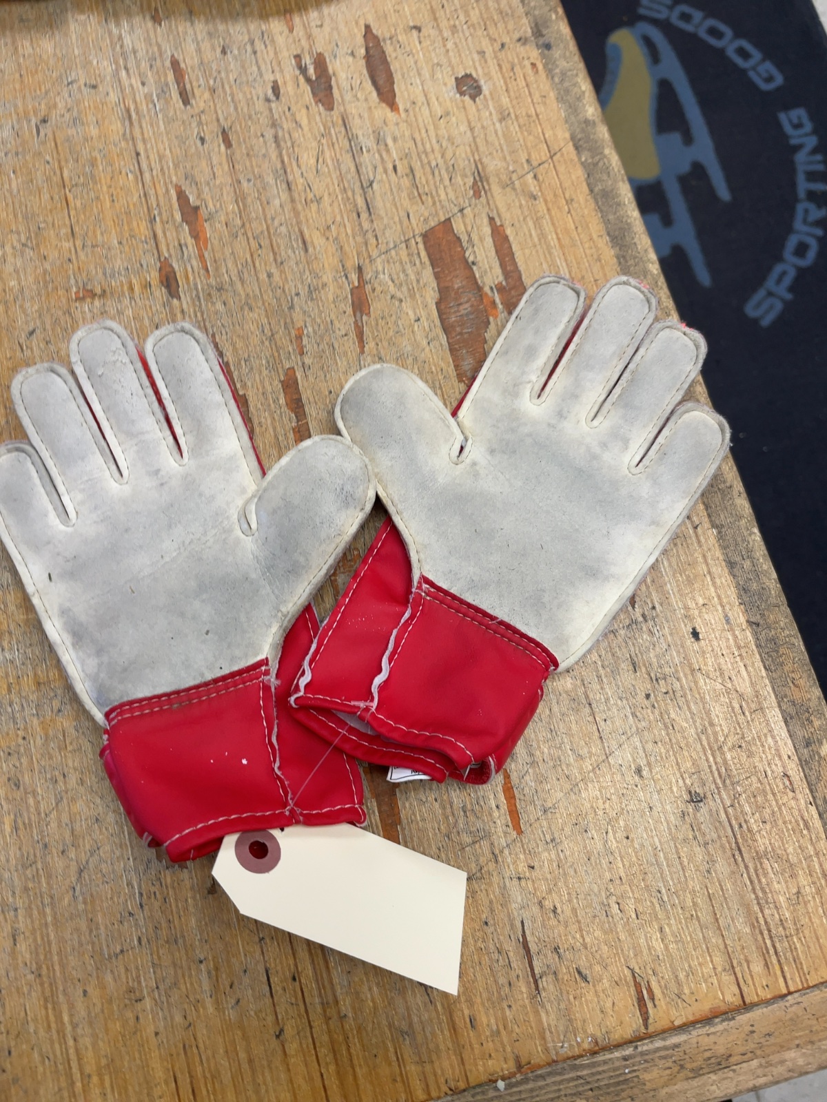 Nike GK Size 5 Soccer Goalkeeper Gloves