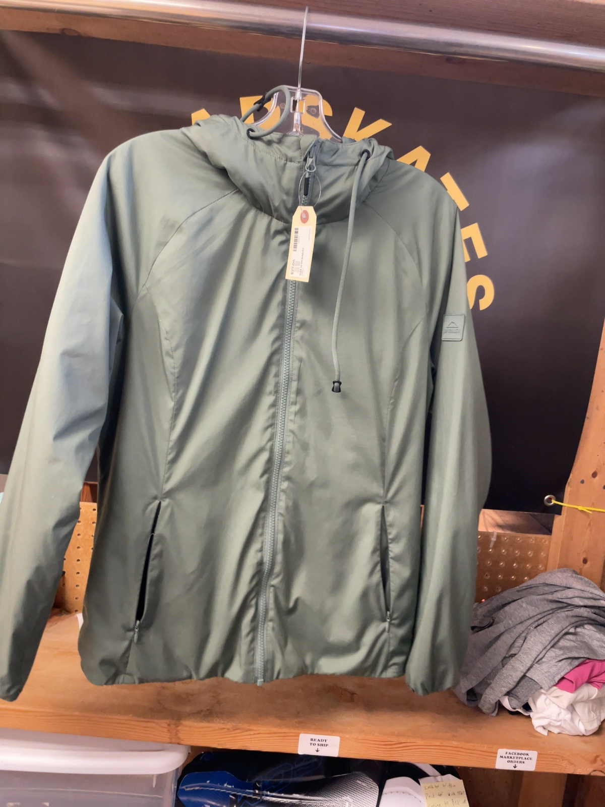 McKinley Ventbase Hooded Shell Jacket Size M