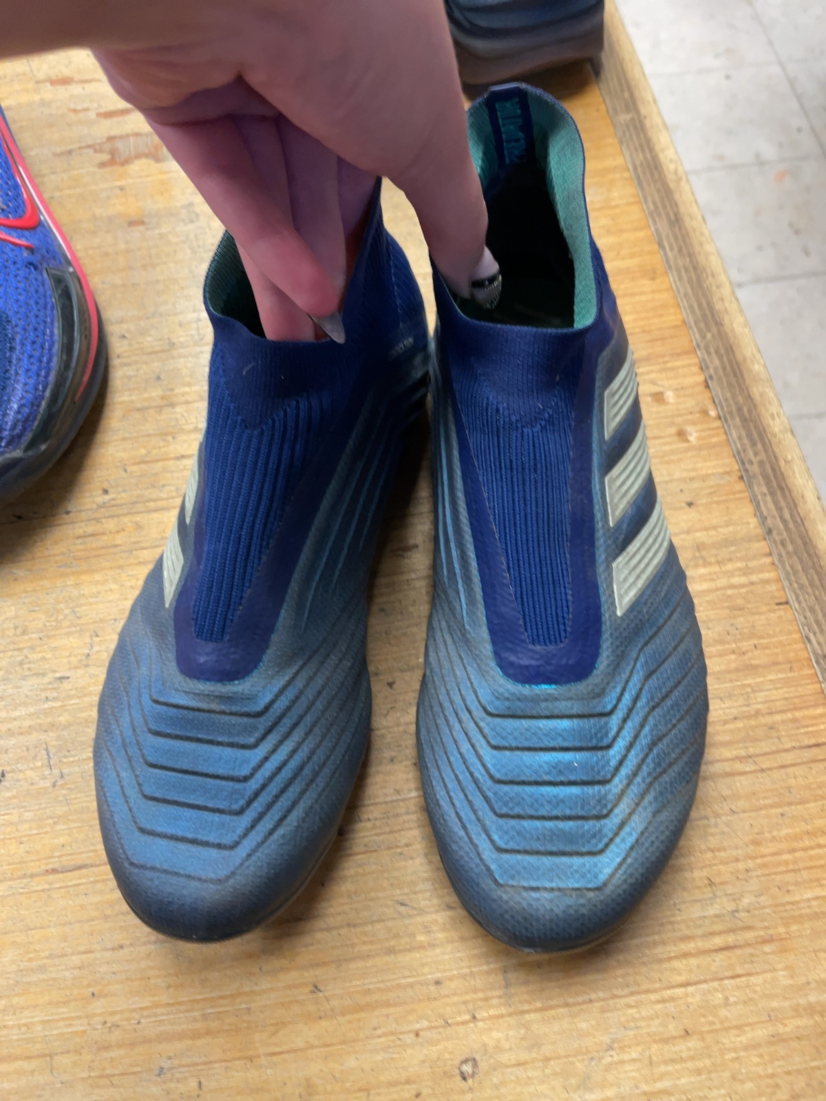 Adidas Predator Size 5 Laceless Soccer Cleats