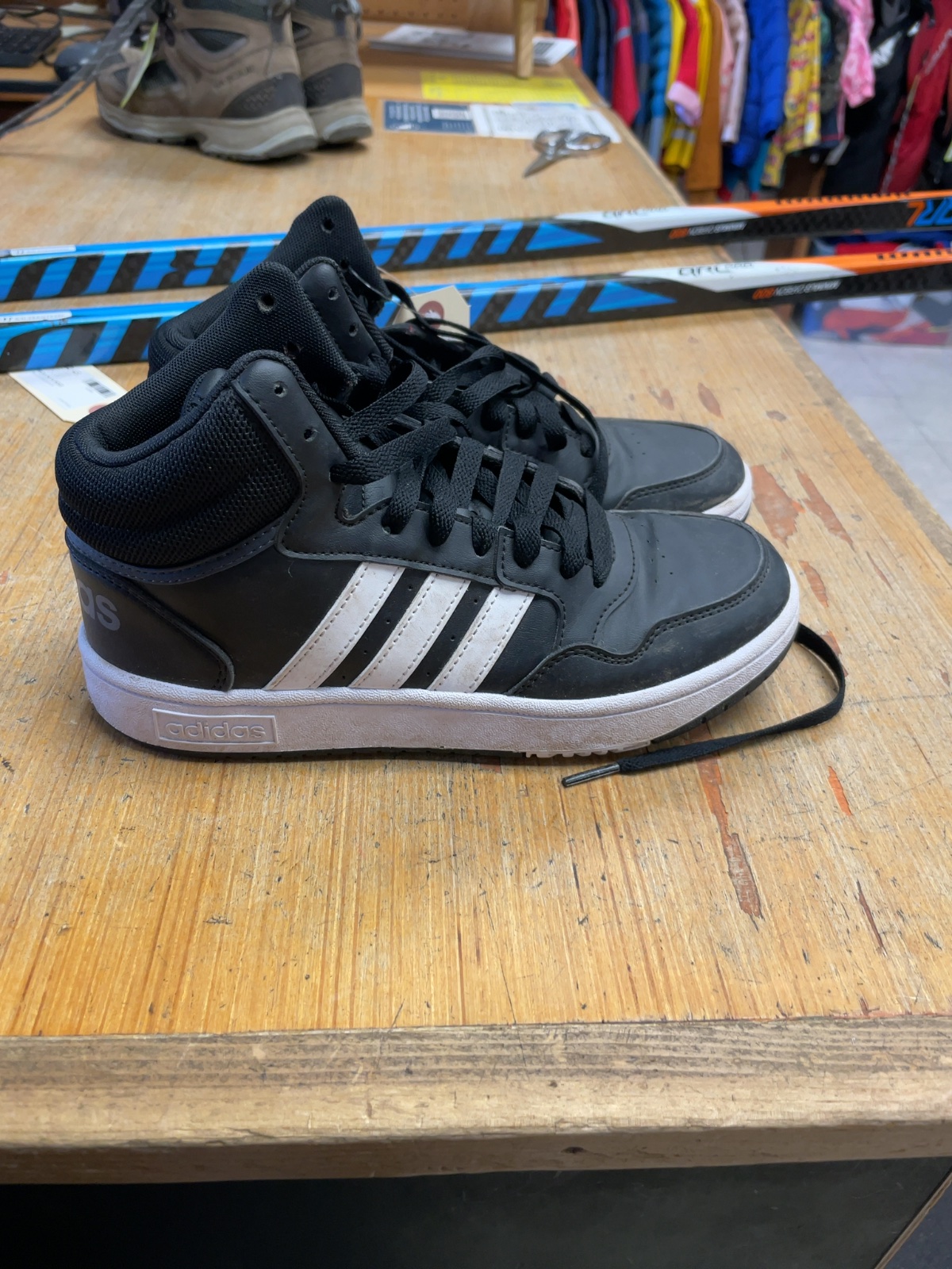 adidas Hoops Mid Size 4.5 Black/White