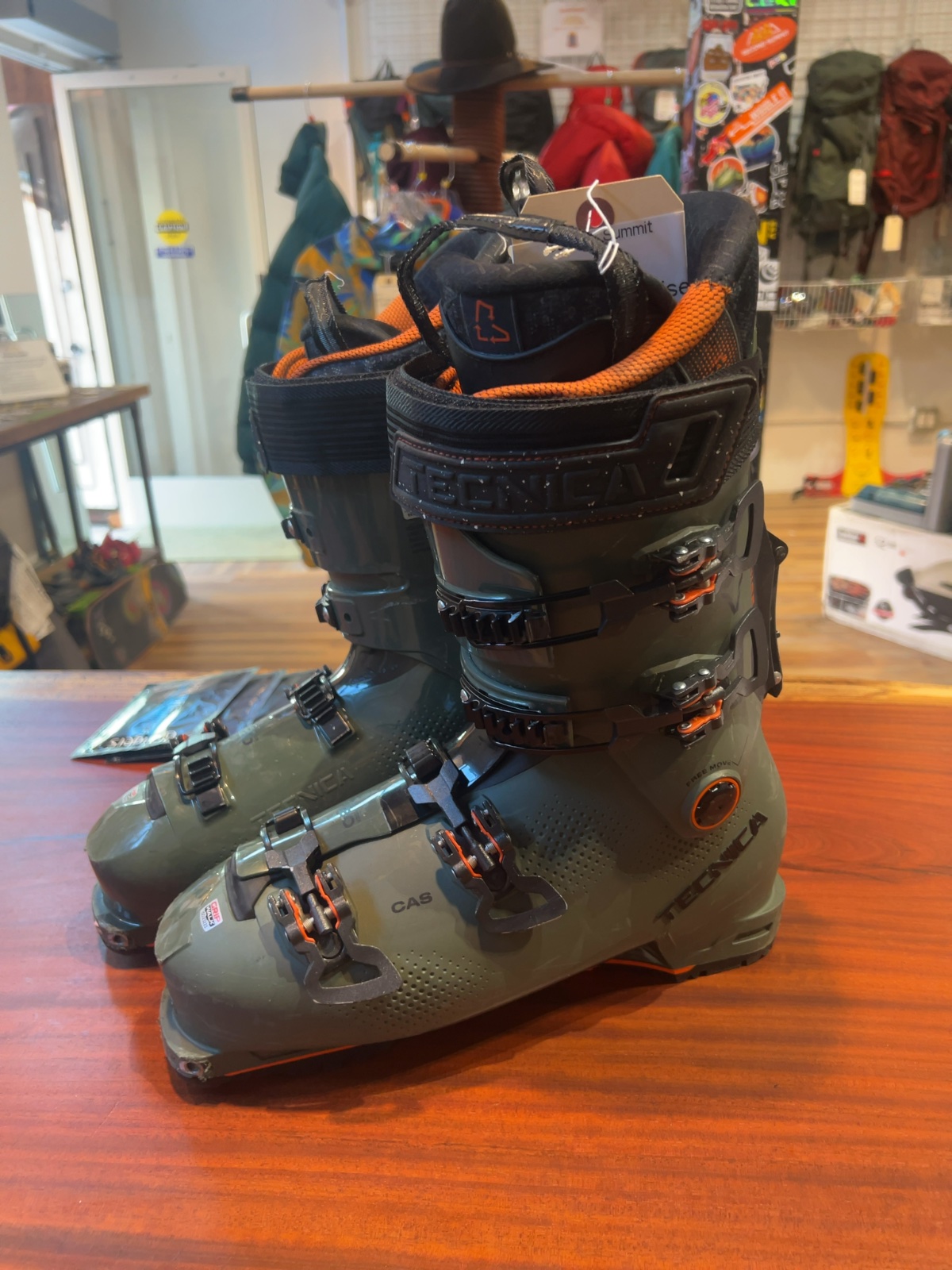 Tecnica Cochise 120 DYN Ski Boots Good 28.5