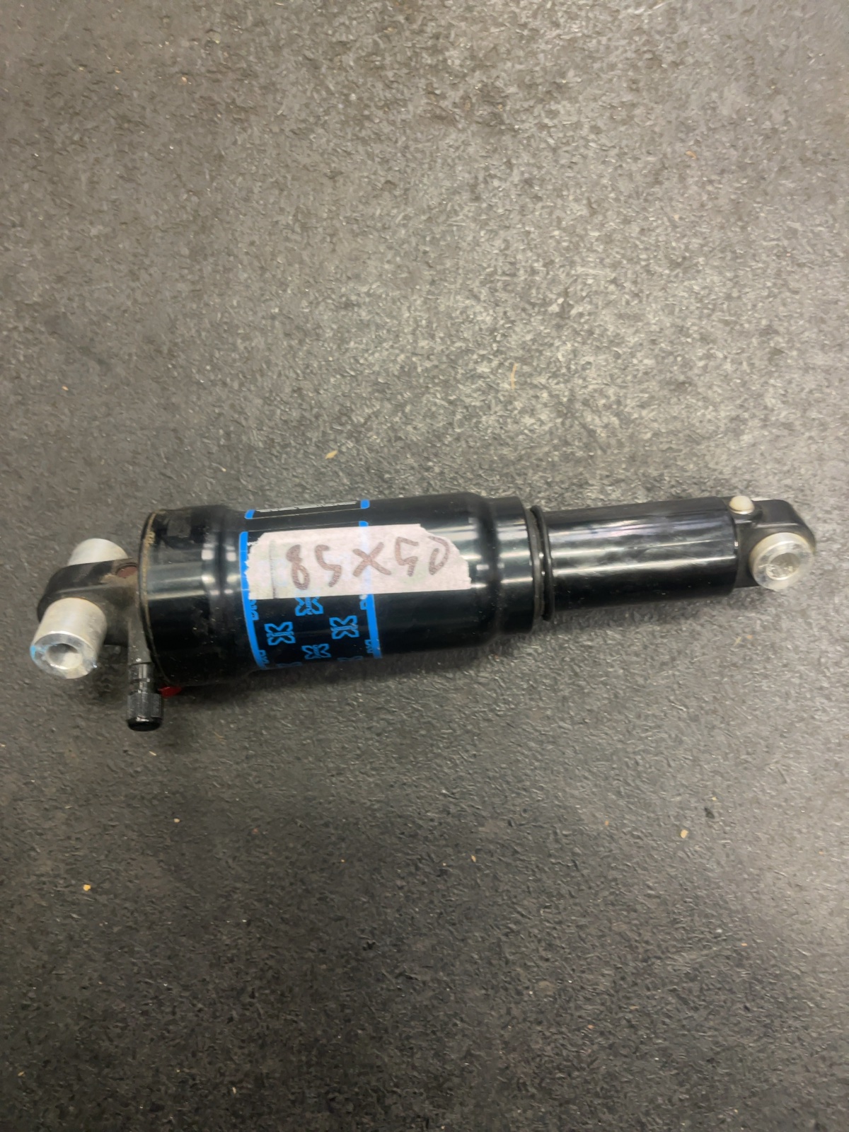 X-Fusion E1 Rear Air Shock 185x50mm Black Good