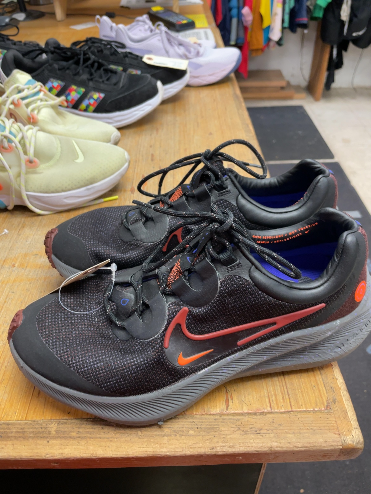 Nike Air Zoom Pegasus 37 Shield Size 9