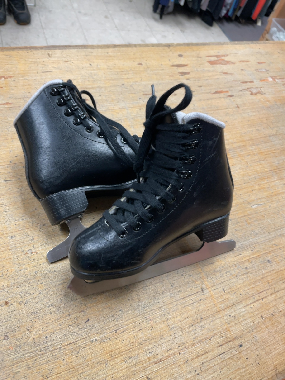 Jackson 445 Size 12C Figure Skates