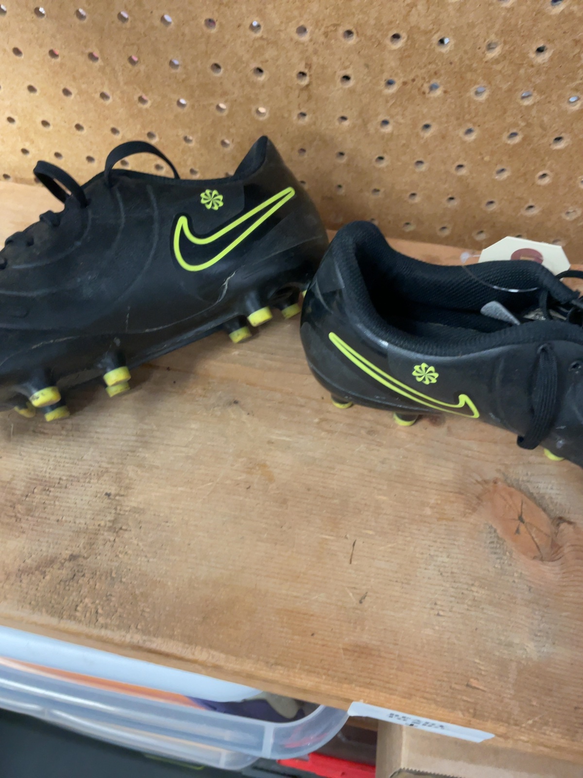 Nike Tiempo Legend Size 5 Soccer Cleats