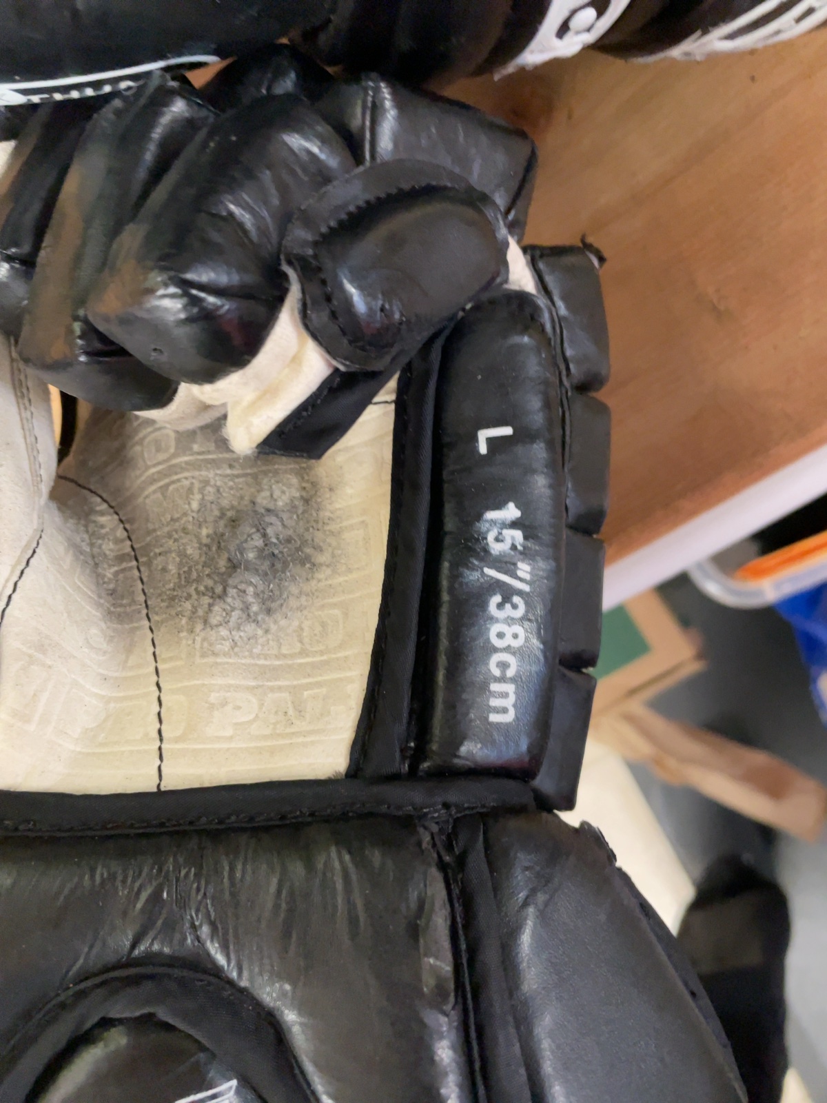 CCM 852 Tacks L 15"/38cm Hockey Gloves