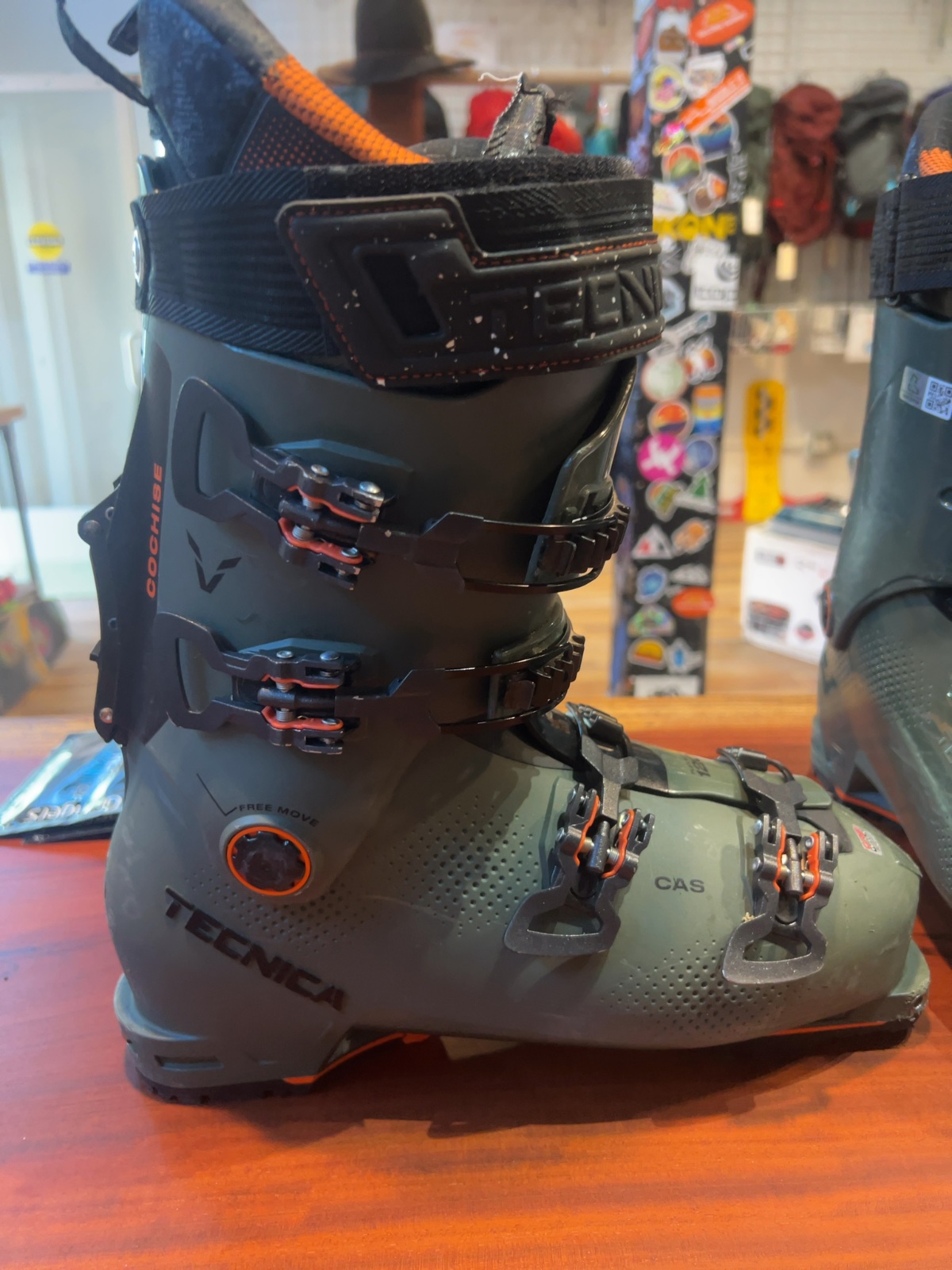 Tecnica Cochise 120 DYN Ski Boots Good 28.5
