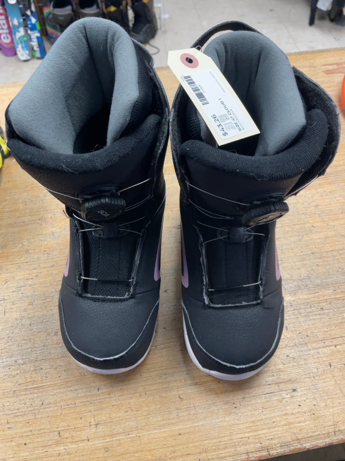 Nitro Cloud 1 BOA Snowboard Boots Size 4?