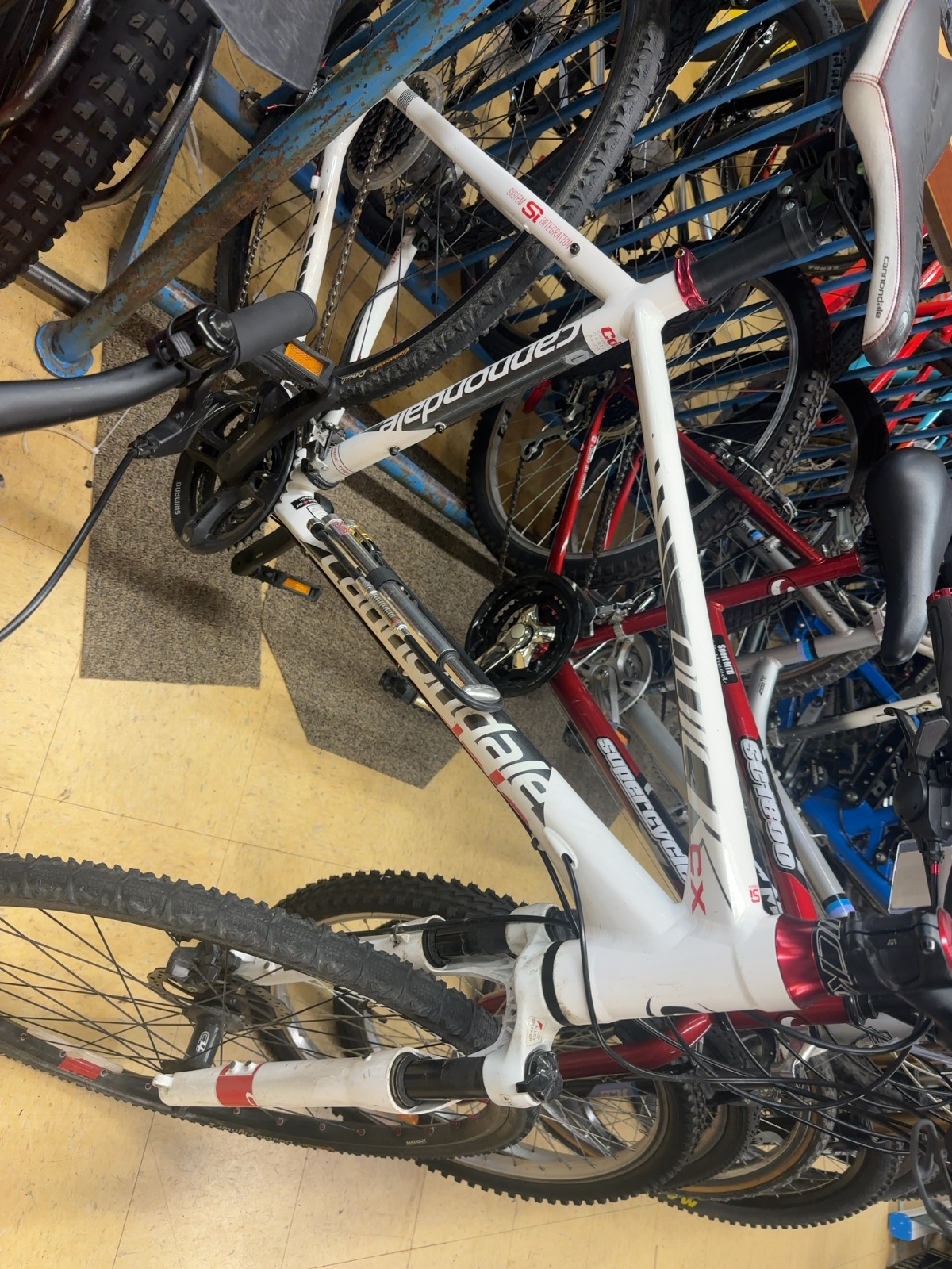 Cannondale Quick CX Hybrid Bike - L Frame