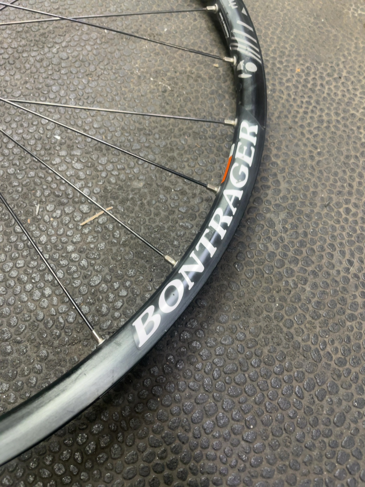 Bontrager Rhythm Comp Front Wheel 6-Bolt Disc 27.5" 15x100