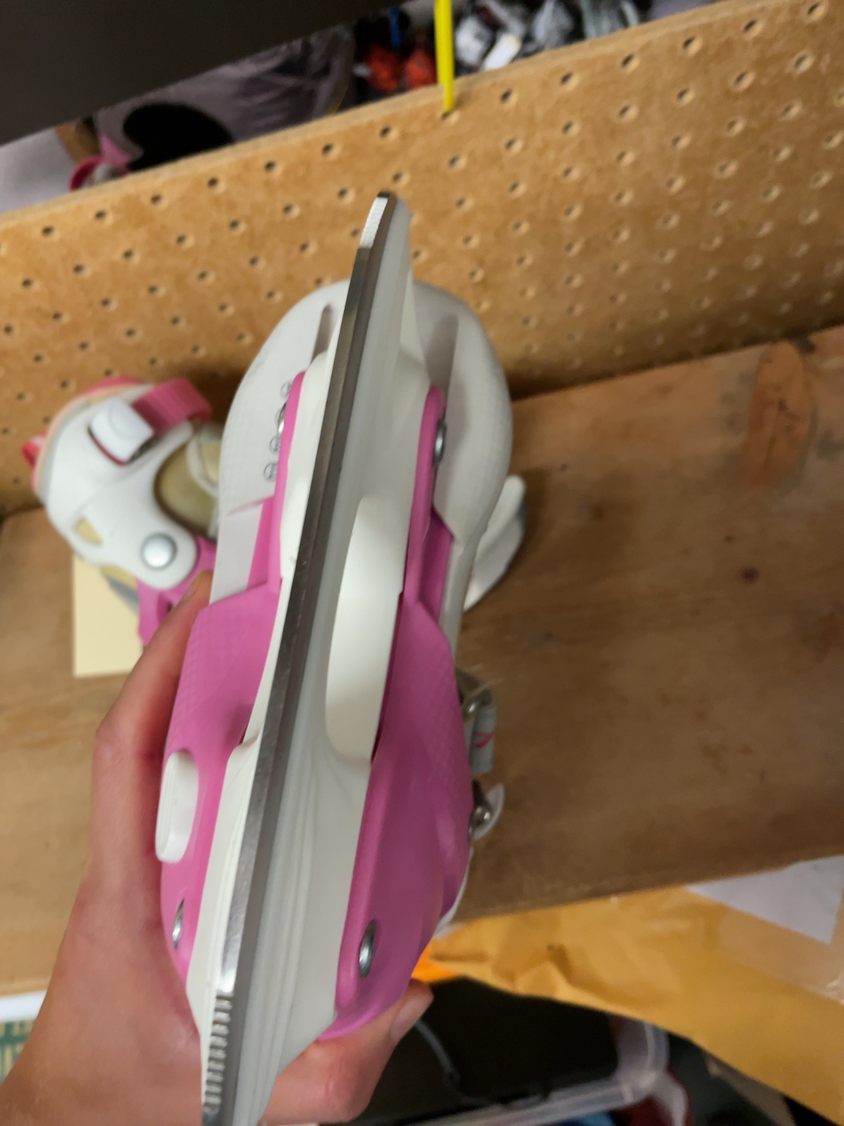 Winnwell Size 8-11 Adjustable Ice Skates Pink