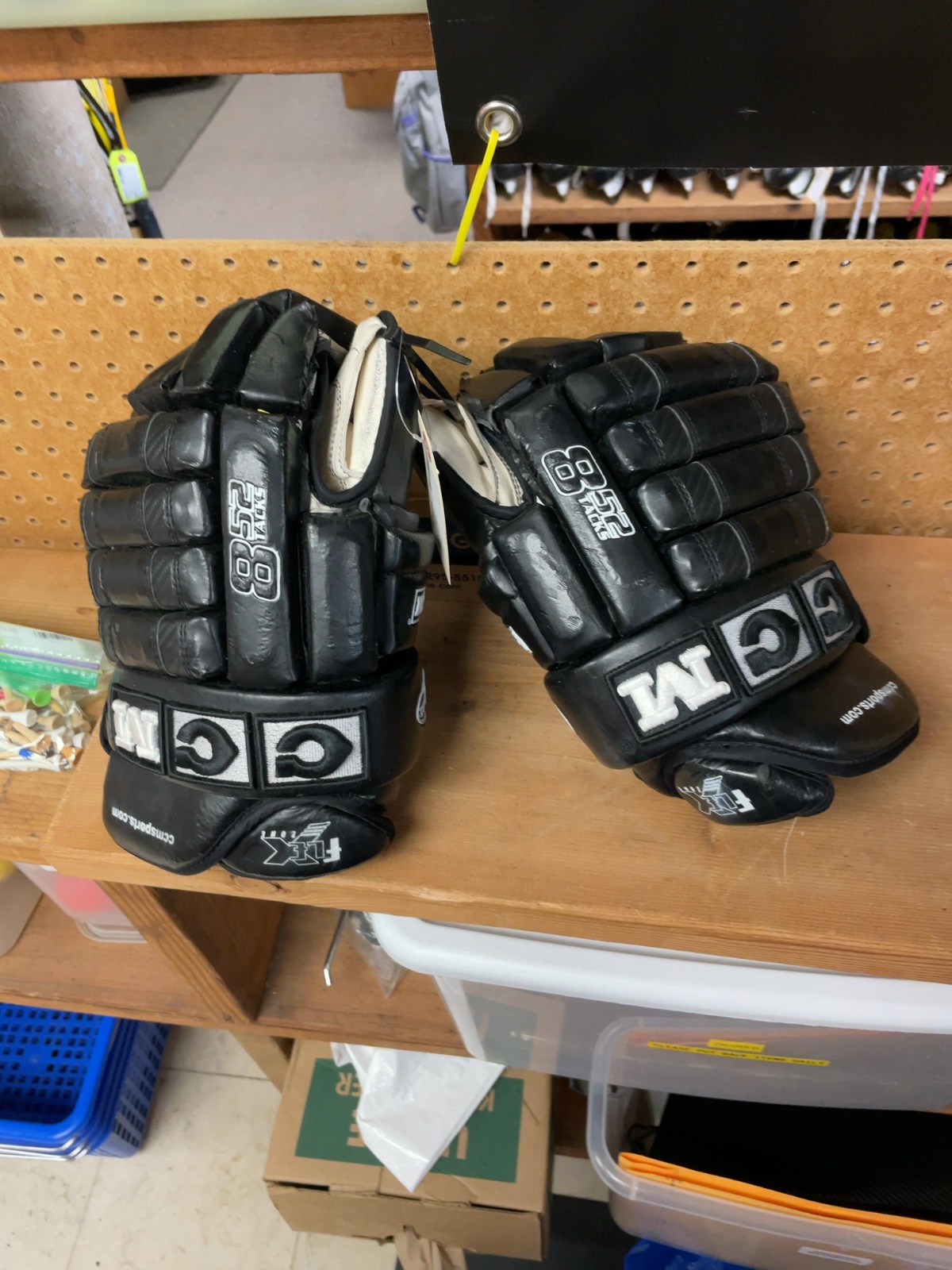 CCM 852 Tacks L 15"/38cm Hockey Gloves