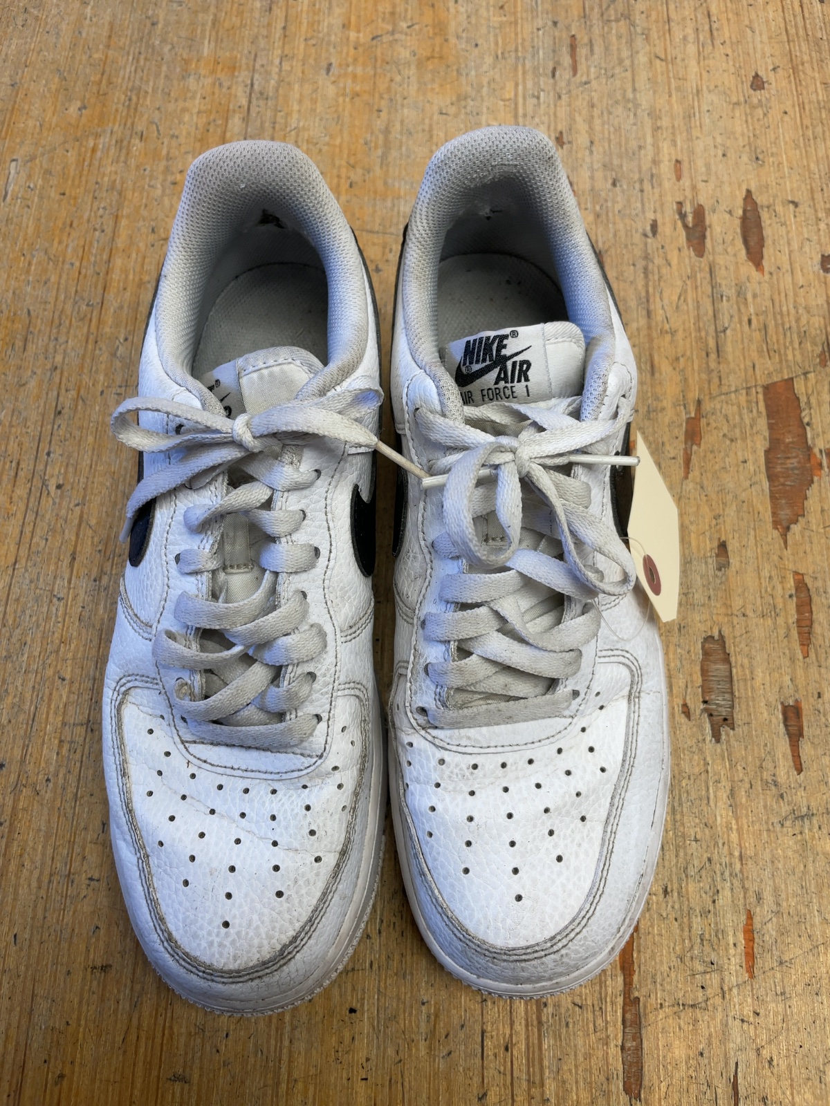 Nike Air Force 1 '07 Size 8 US White/Black Sneakers