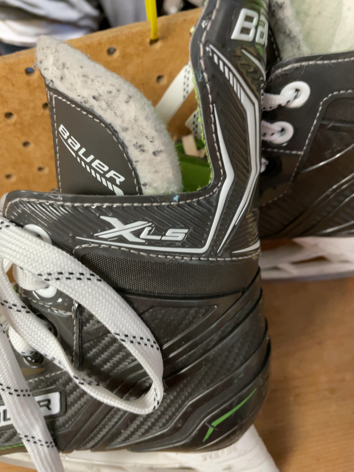 Bauer XLS Size 3.5 Hockey Skates
