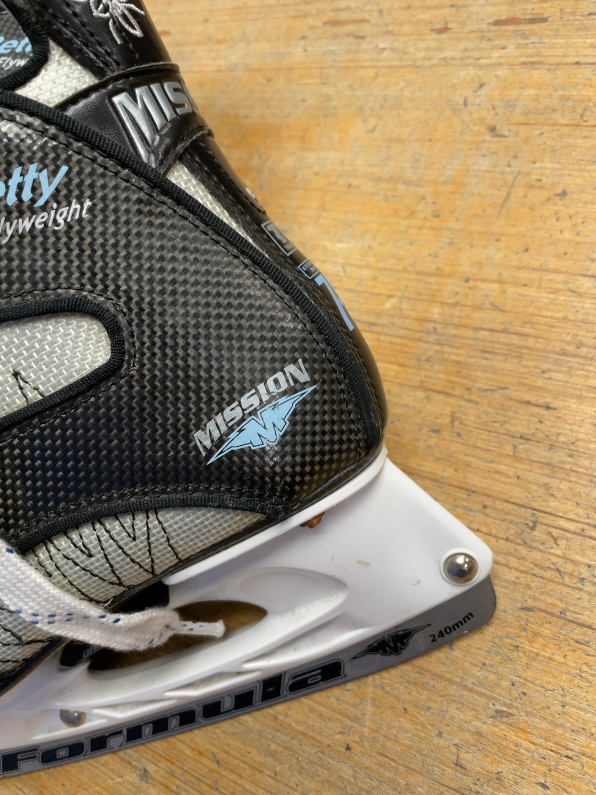 Mission Betty Flyweight Size 6.5 D Ice Hockey Skates