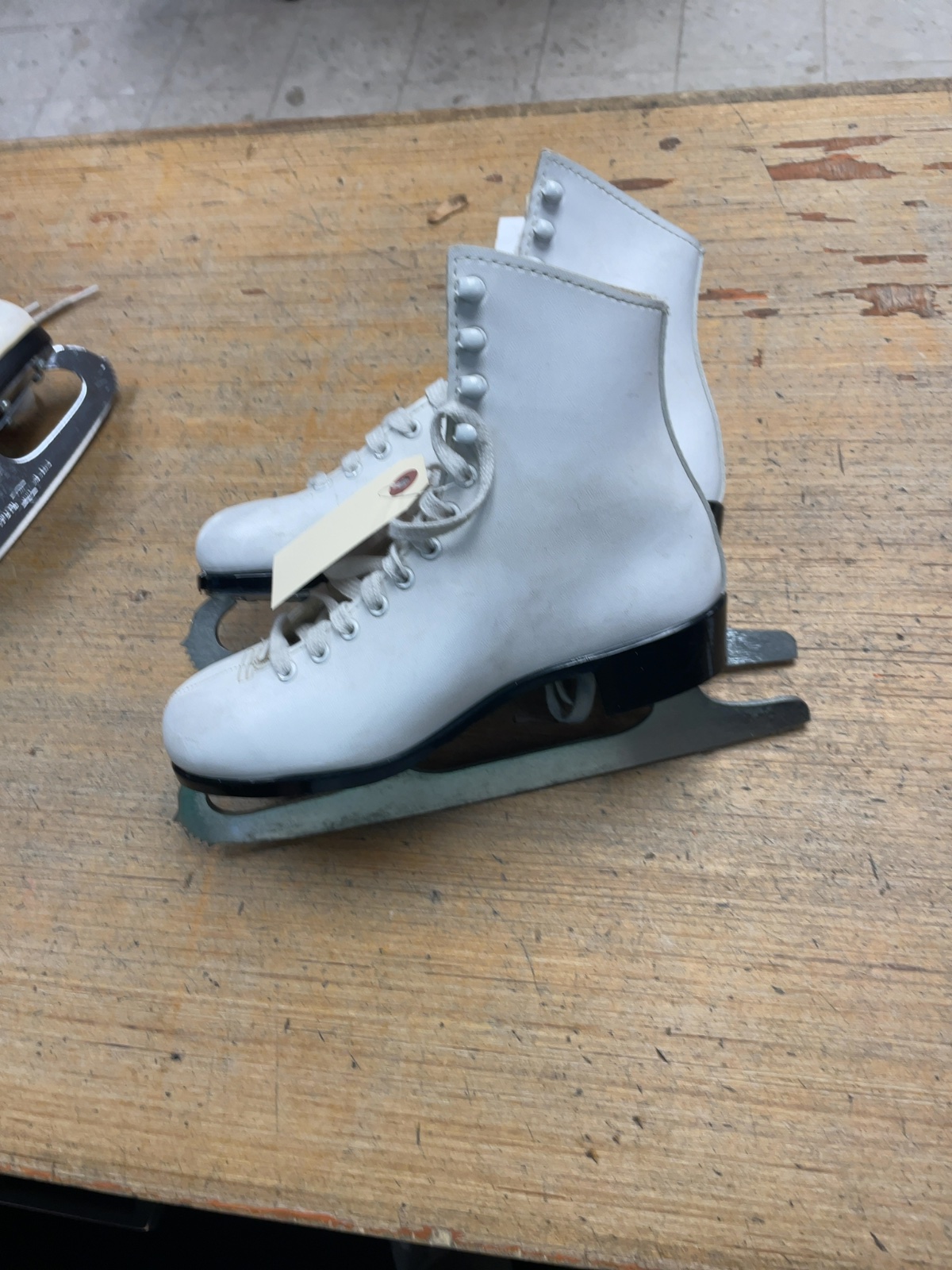Lange Classic Size 7 Figure Skates