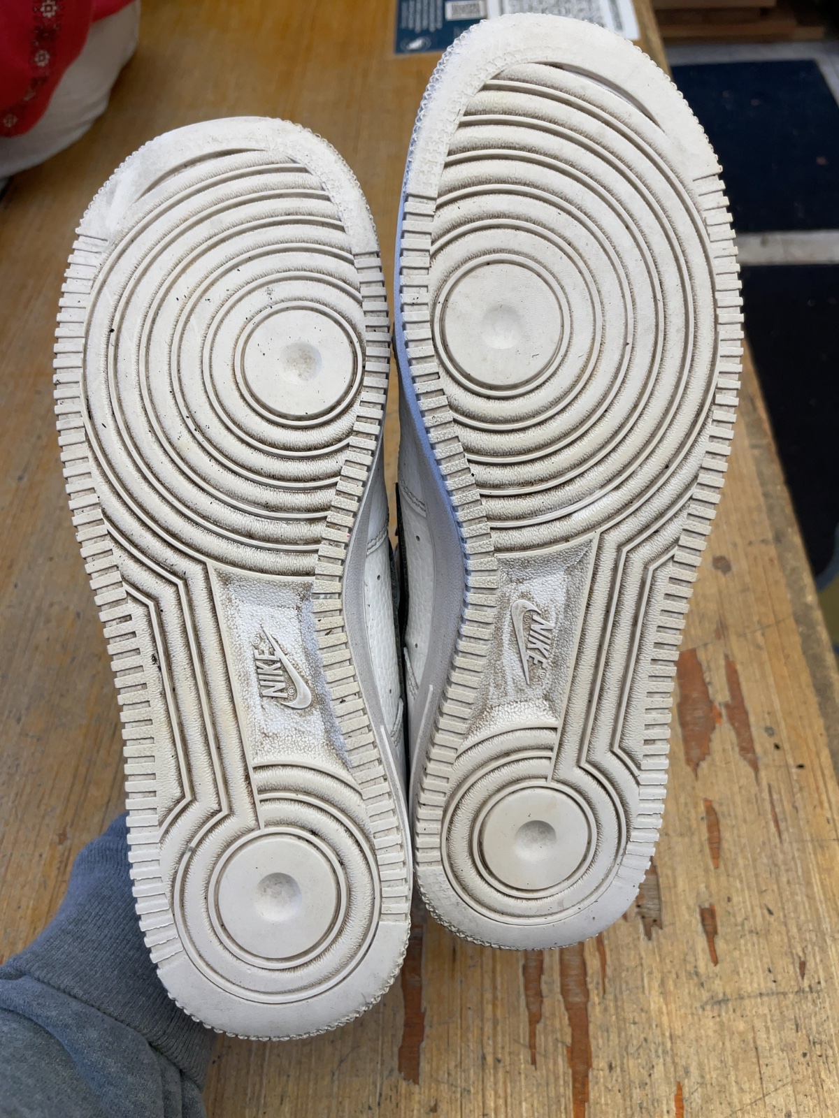 Nike Air Force 1 '07 Size 8 US White/Black Sneakers
