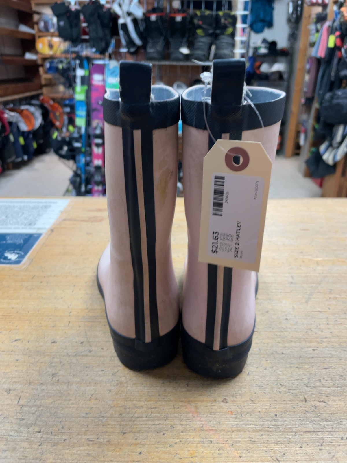 Hatley Rain Boots Size 2 Pink