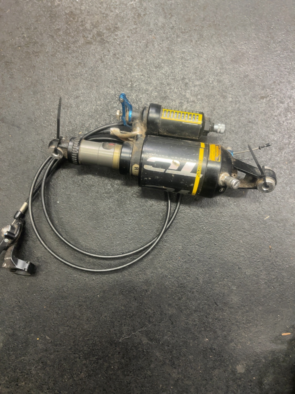 Scott TC Triple Action Rear Shock with Remote Fair