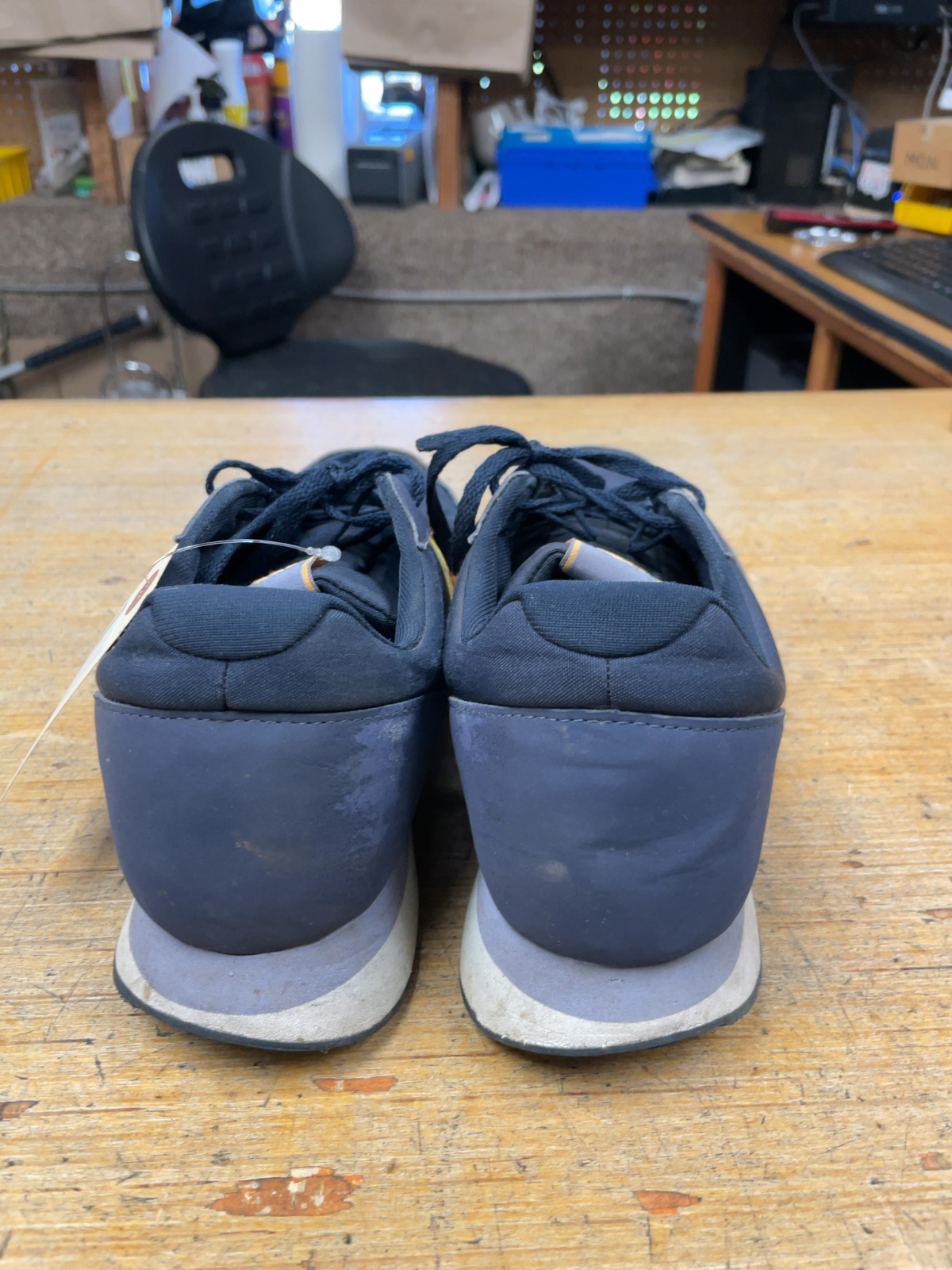Adidas Size 9.5 US Runners Blue/Orange