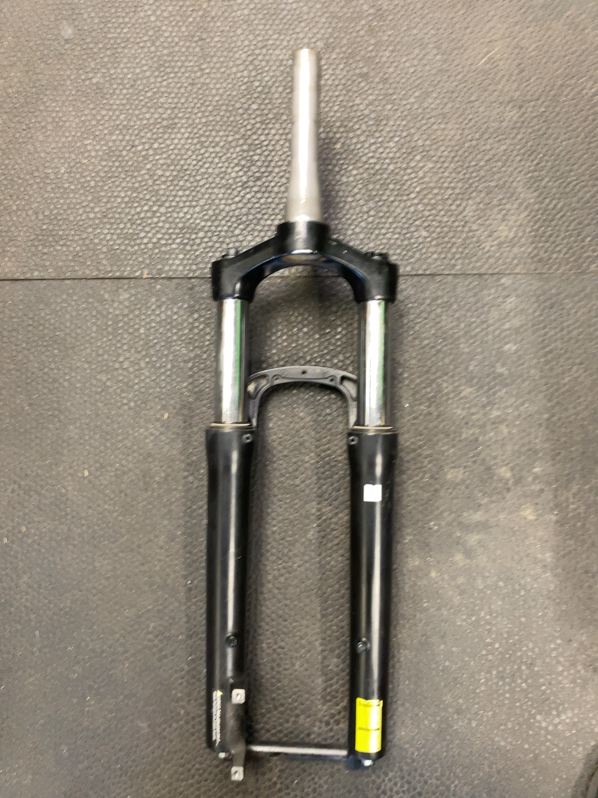 SR Suntour Suspension Fork 15AH2-110 Axle Used