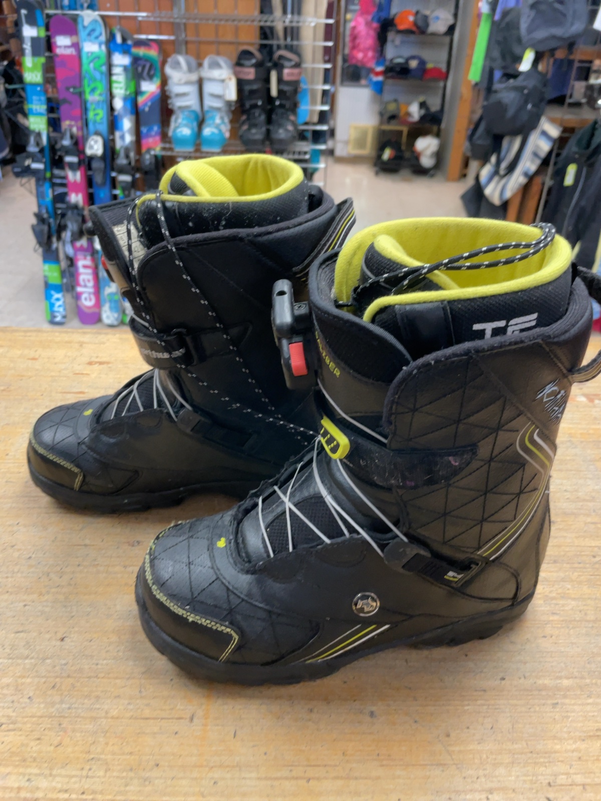 Northwave Caliber Size 9 US Snowboard Boots