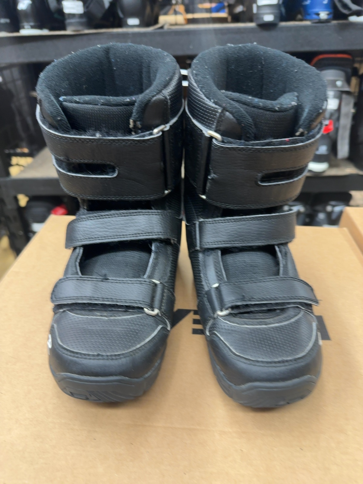 Rossignol Velcro Snowboard Boots Size 5 Kids