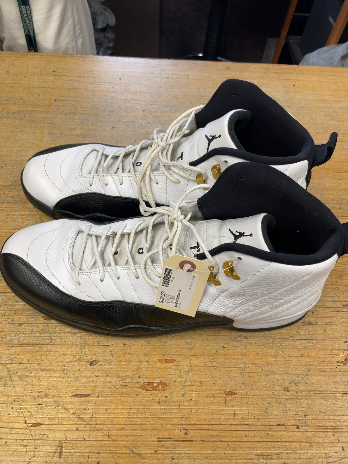 Jordan Air Jordan 12 Retro Size 17 US White/Black Basketball Shoes