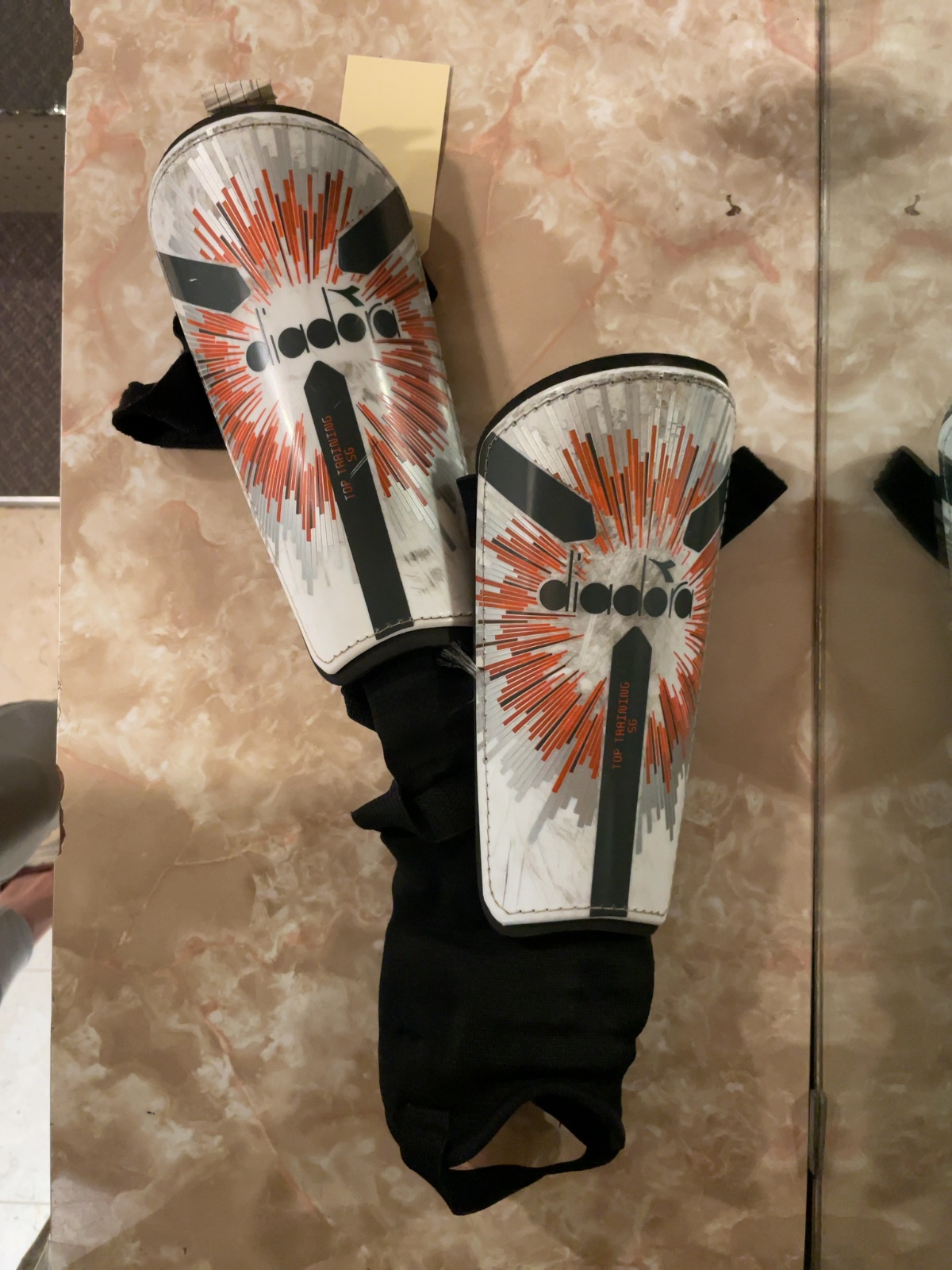 Diadora Top Training SG Soccer Shin Guards