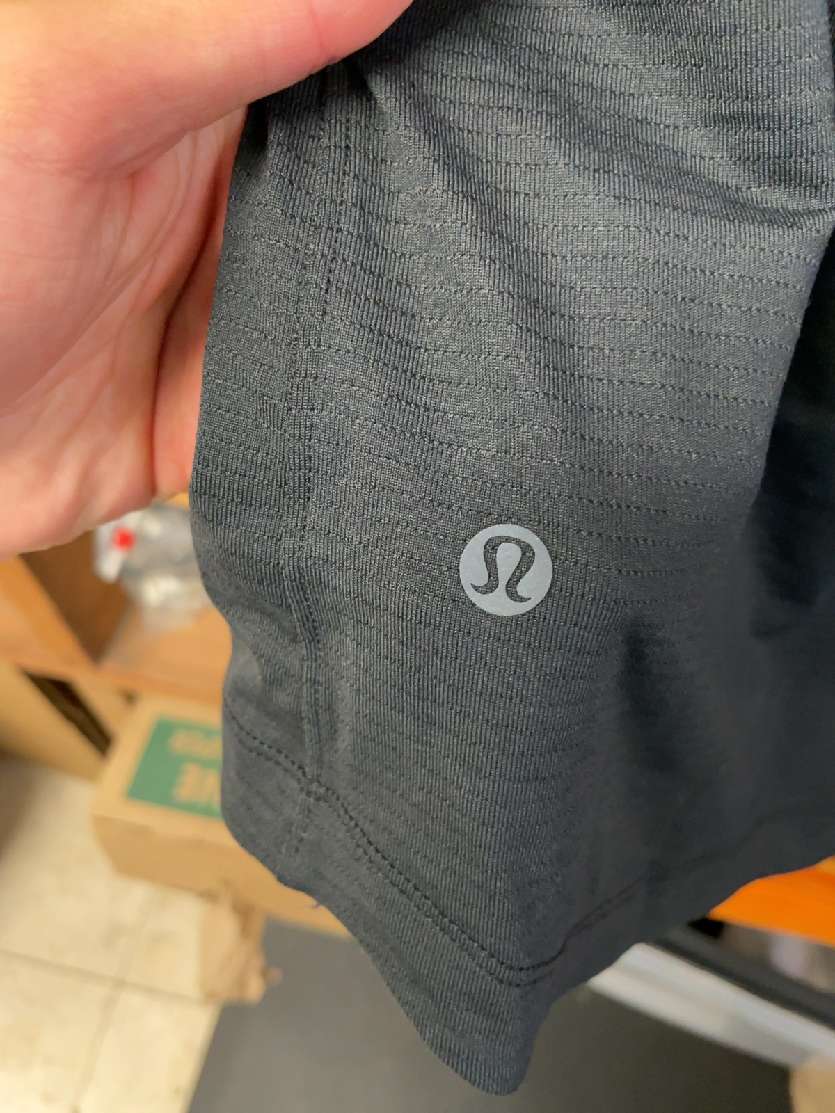 Lululemon Size L Short Sleeve Athletic T-Shirt