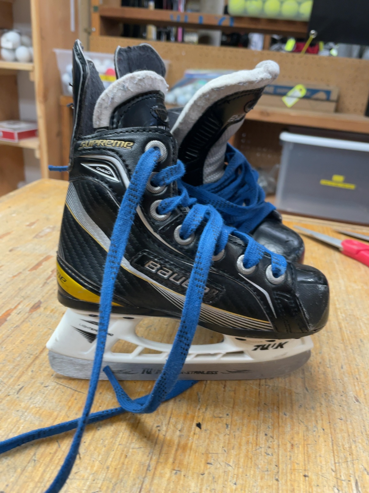 Bauer Supreme ONE20 Size 9C Hockey Skates