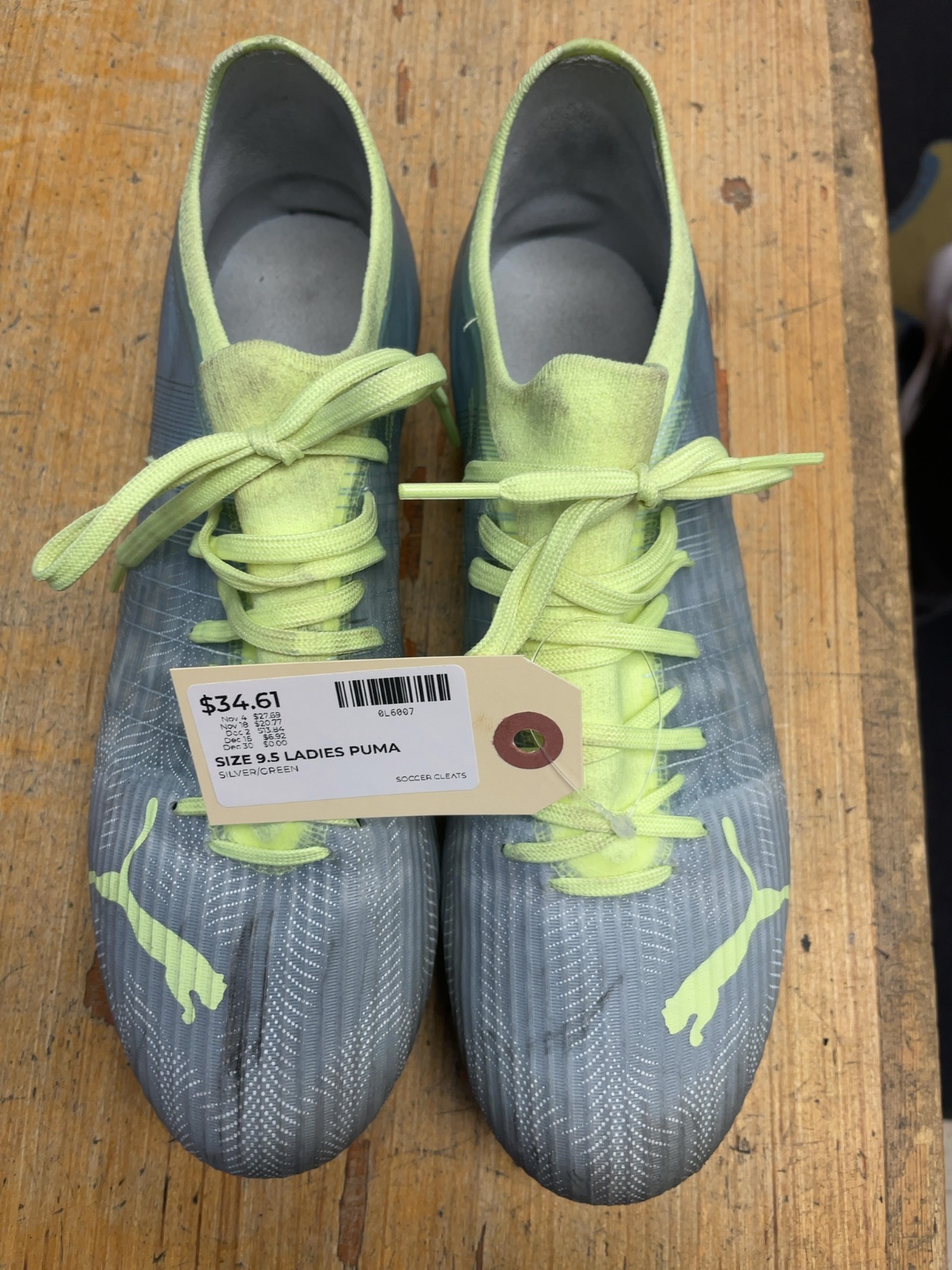 Puma Ultra Size 9.5 Wn's Soccer Cleats