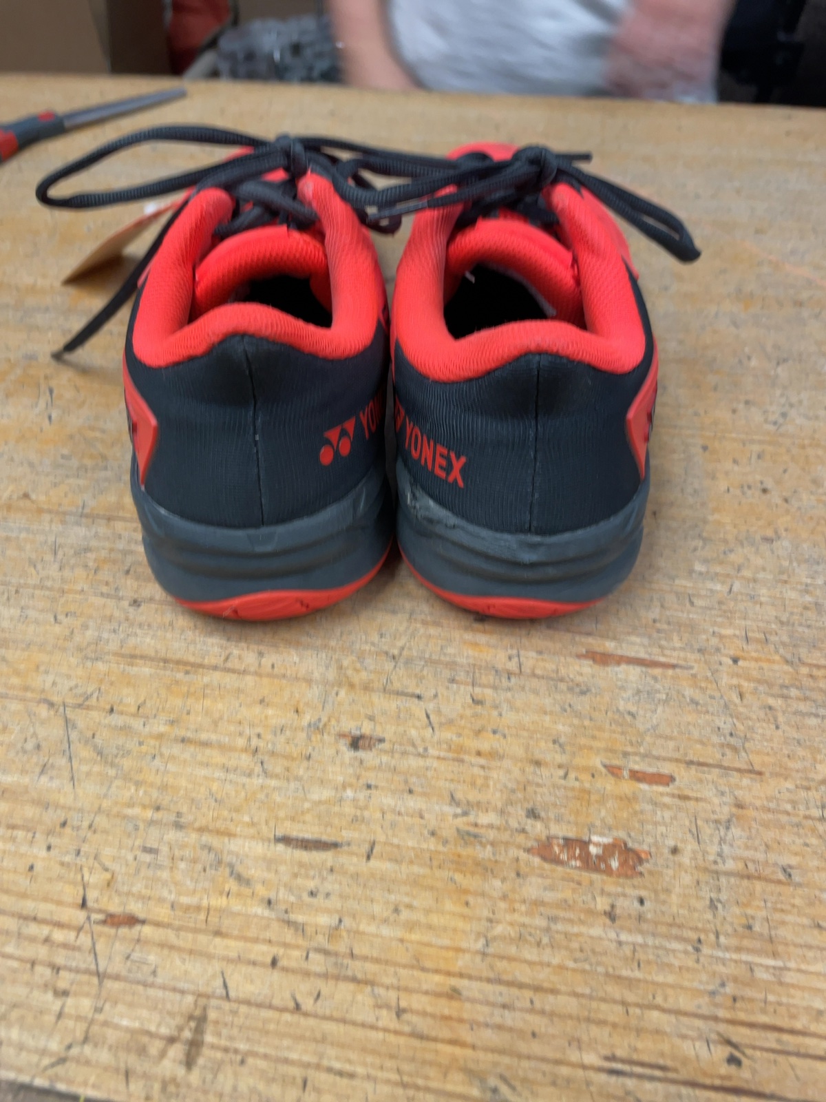 Yonex Cascade Drive Size Men's 9.5 Court Shoes