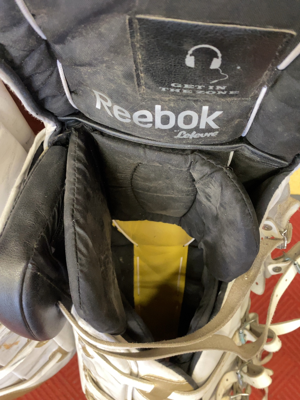 Reebok 9000 SR Lefevre Goalie Leg Pads 34+1