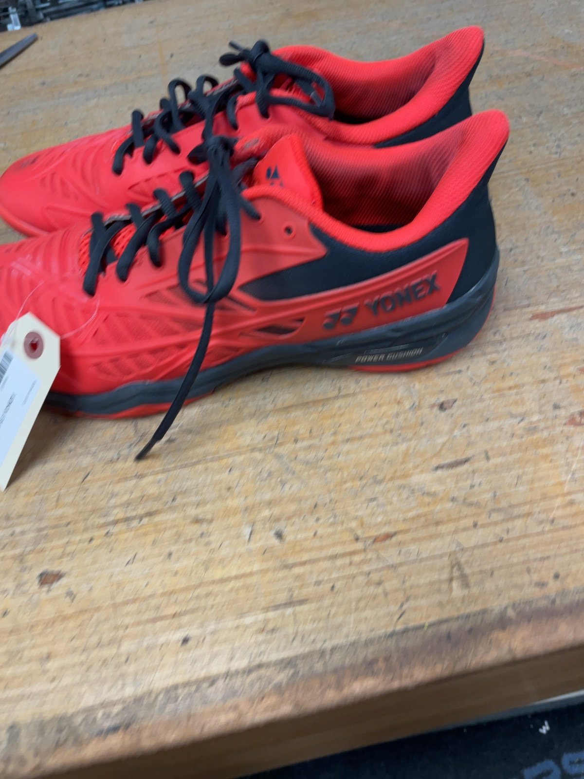 Yonex Cascade Drive Size Men's 9.5 Court Shoes