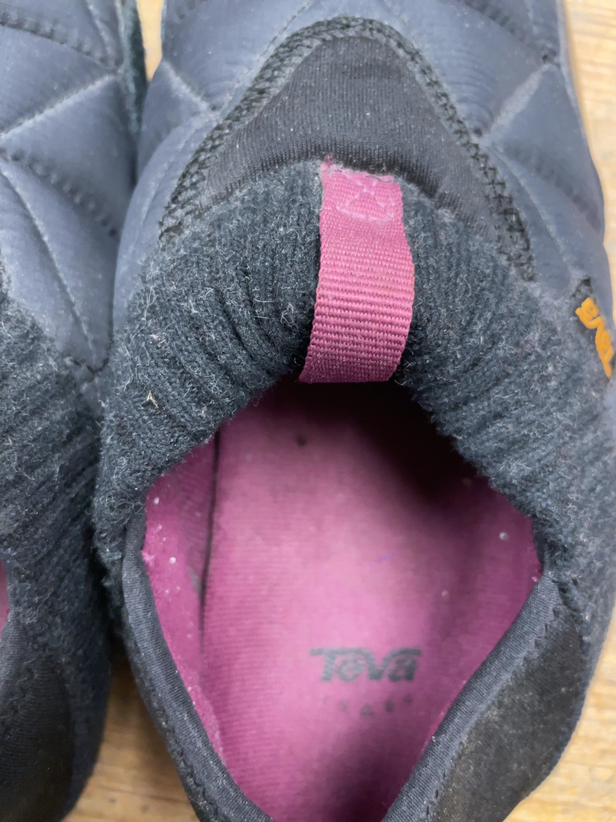 Teva ReEmber Quilted Slippers Size 8