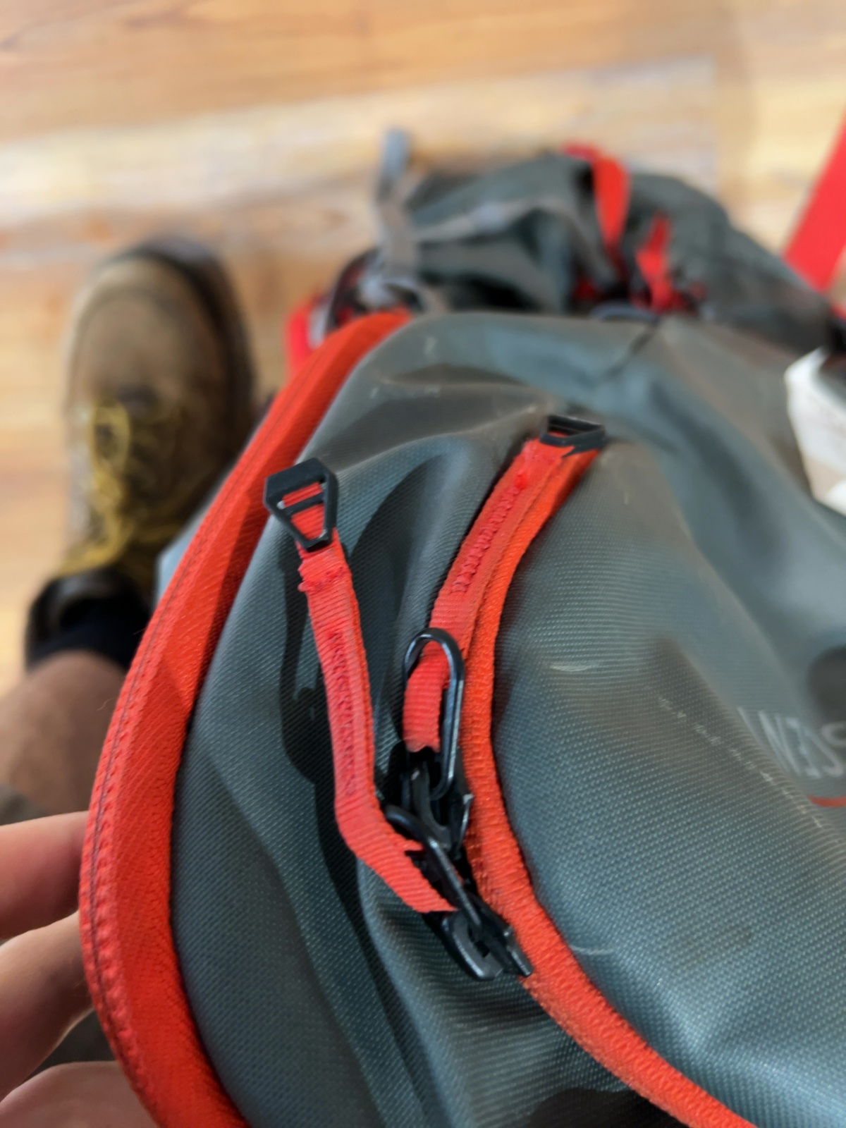 Eddie Bauer First Ascent Backpack Good Grey/Red