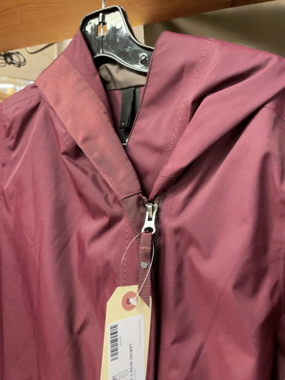Lululemon Rain Jacket Size 4 Burgundy