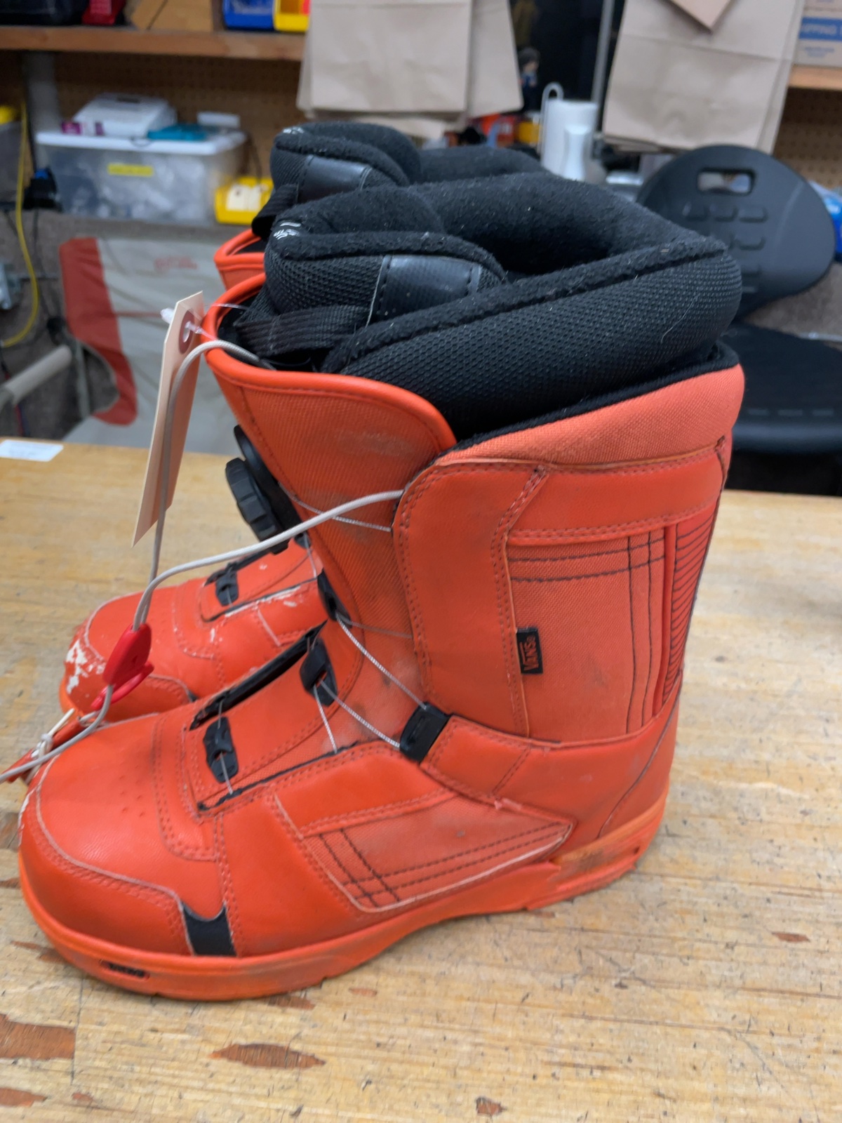 Vans Encore Size 11 US BOA Snowboard Boots Orange