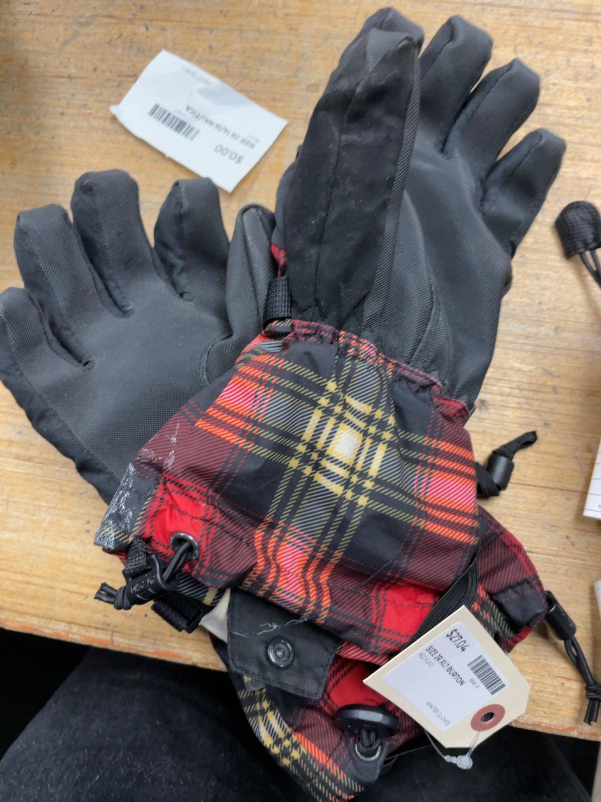Burton Plaid Winter Ski Snowboard Gloves Size M