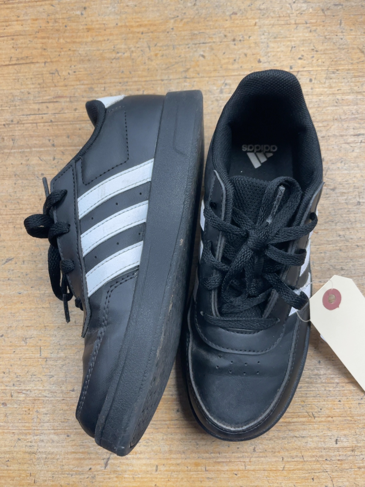 Adidas Size 2.5 US Black / White Sneakers