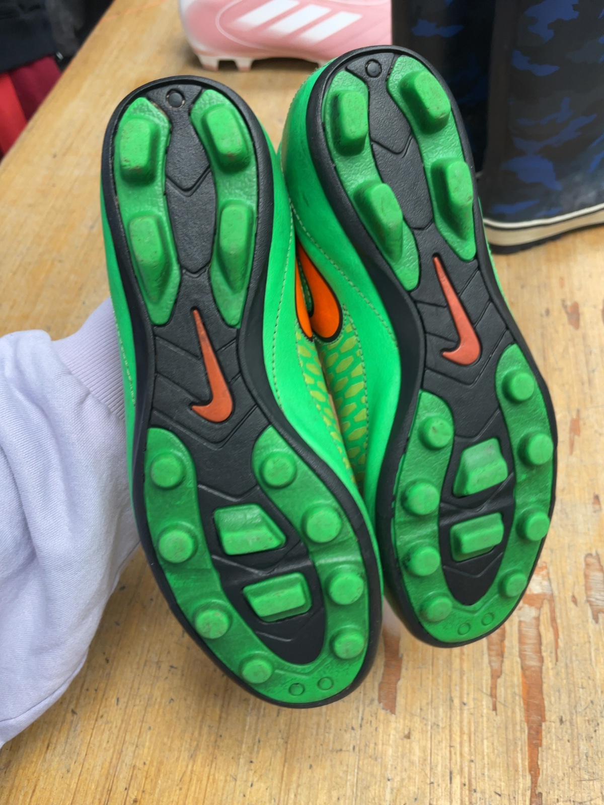 Nike Magista Size 3.5 Soccer Cleats Green Orange