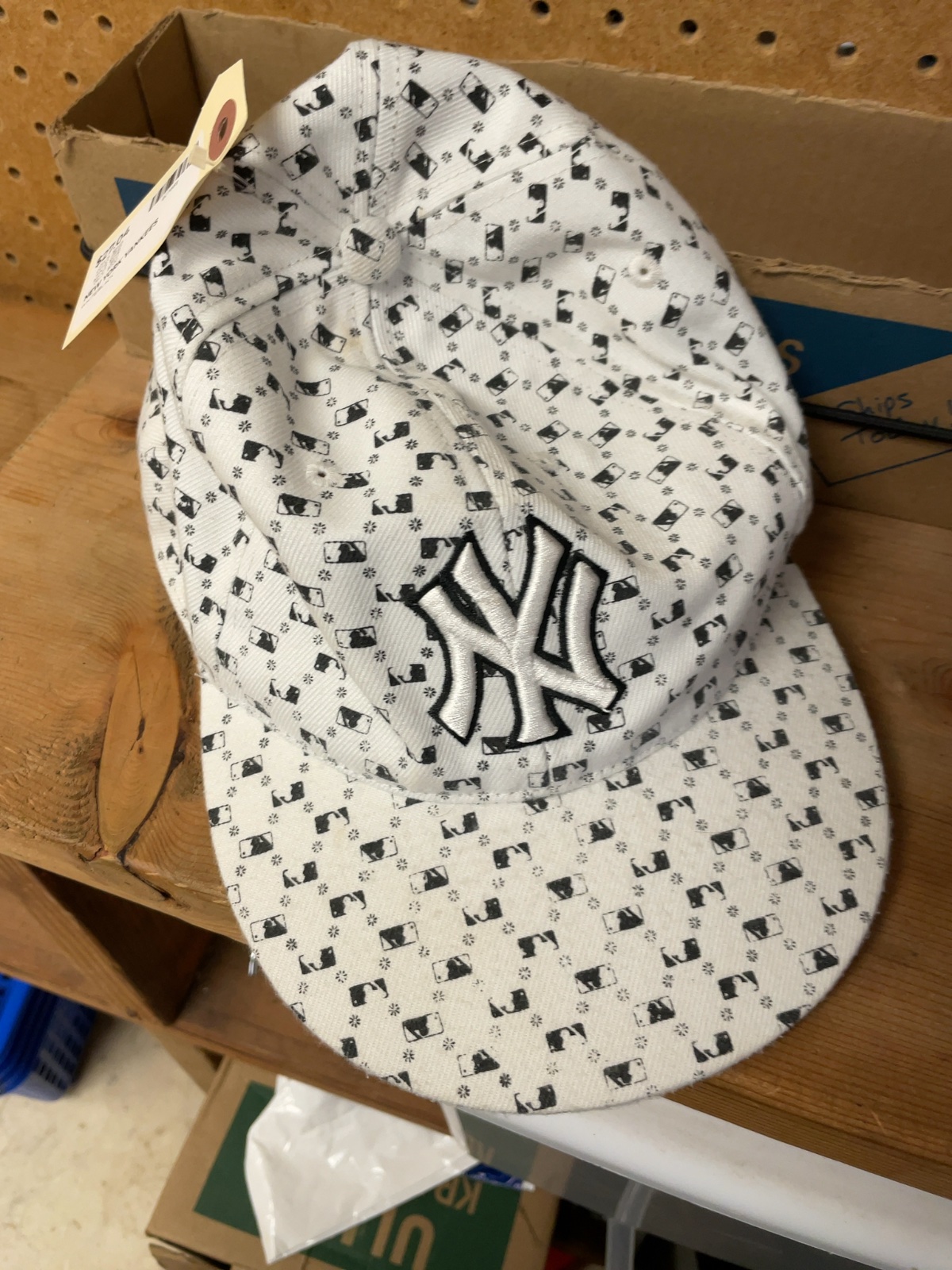 New Era 59FIFTY New York Yankees Size 7 3/8 Fitted Hat