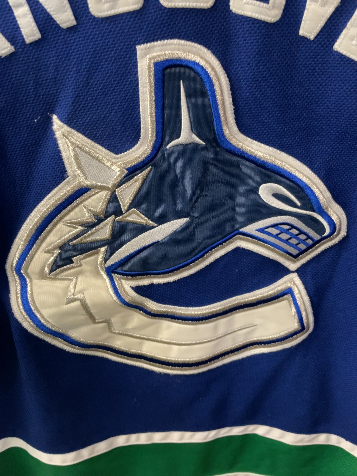 Reebok Vancouver Canucks Roberto Luongo Size L Hockey Jersey