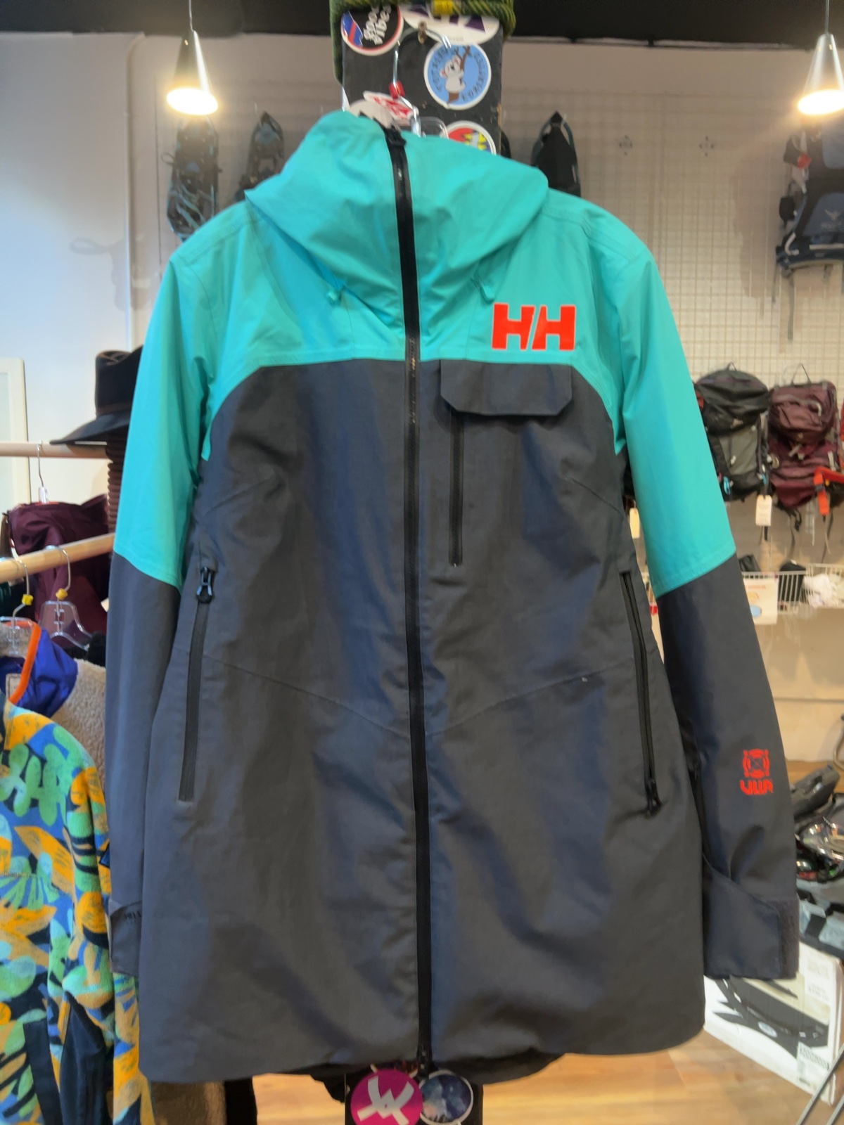 Helly Hansen Whitewall Lifaloft Ski Jacket Teal and Gray Good L