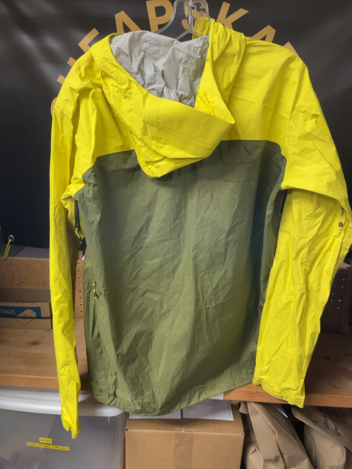 MEC Pertex Shield Hooded Rain Jacket Size M Tall