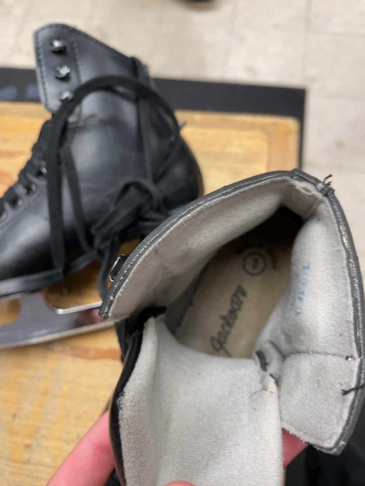 Jackson Excel Size 1 Figure Skates Black