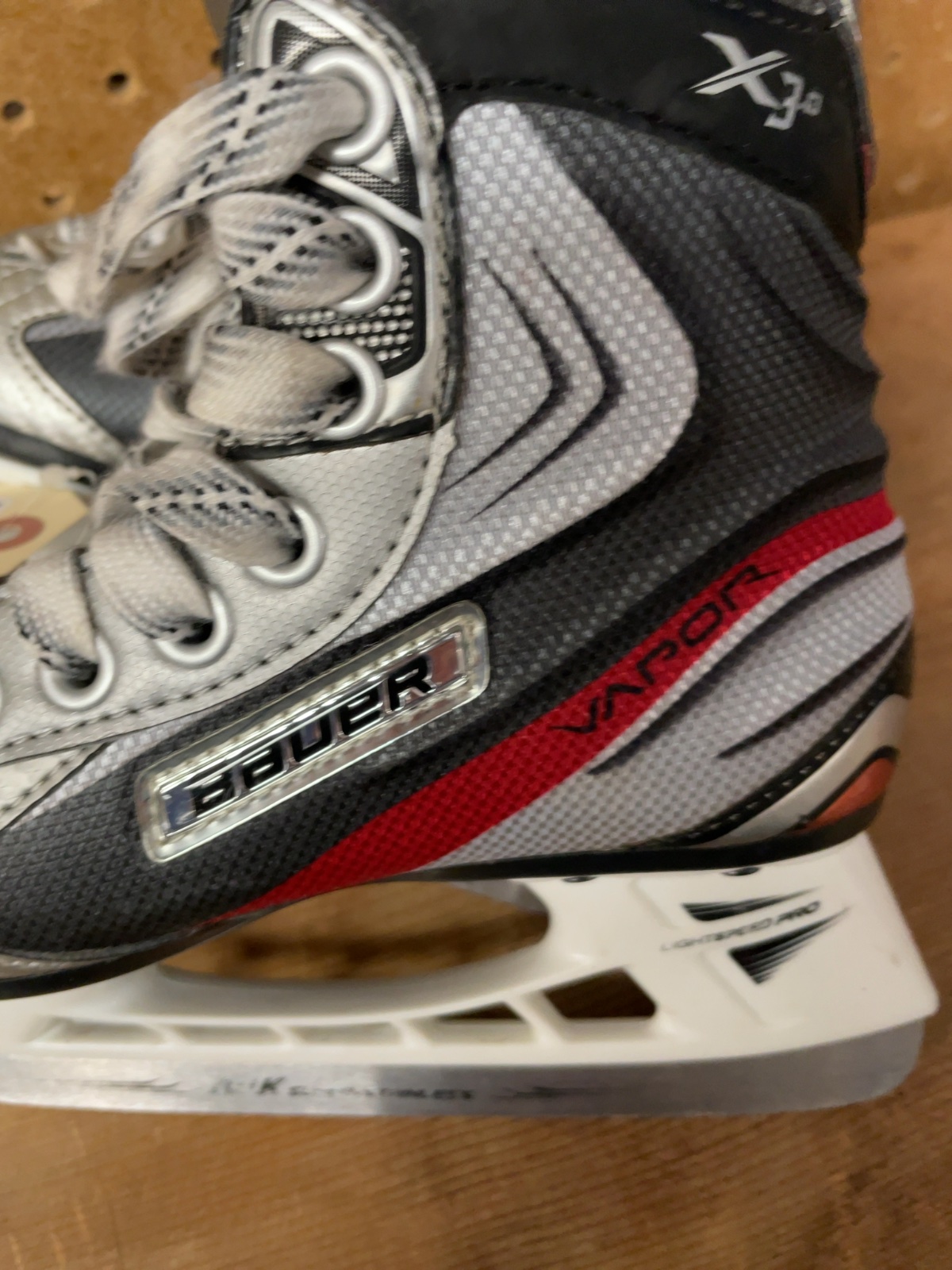 Bauer Vapor X3.0 Size Y13 Ice Hockey Skates