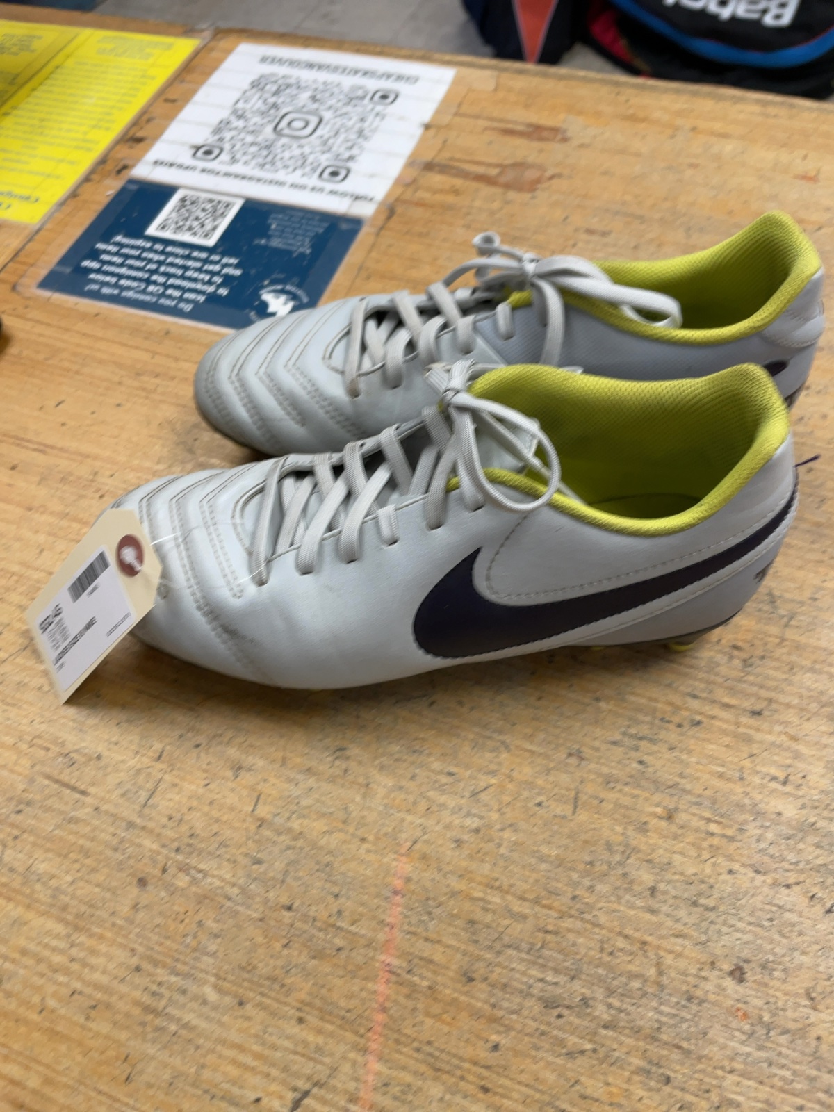 Nike Tiempo Size 8 US Women's Soccer Cleats