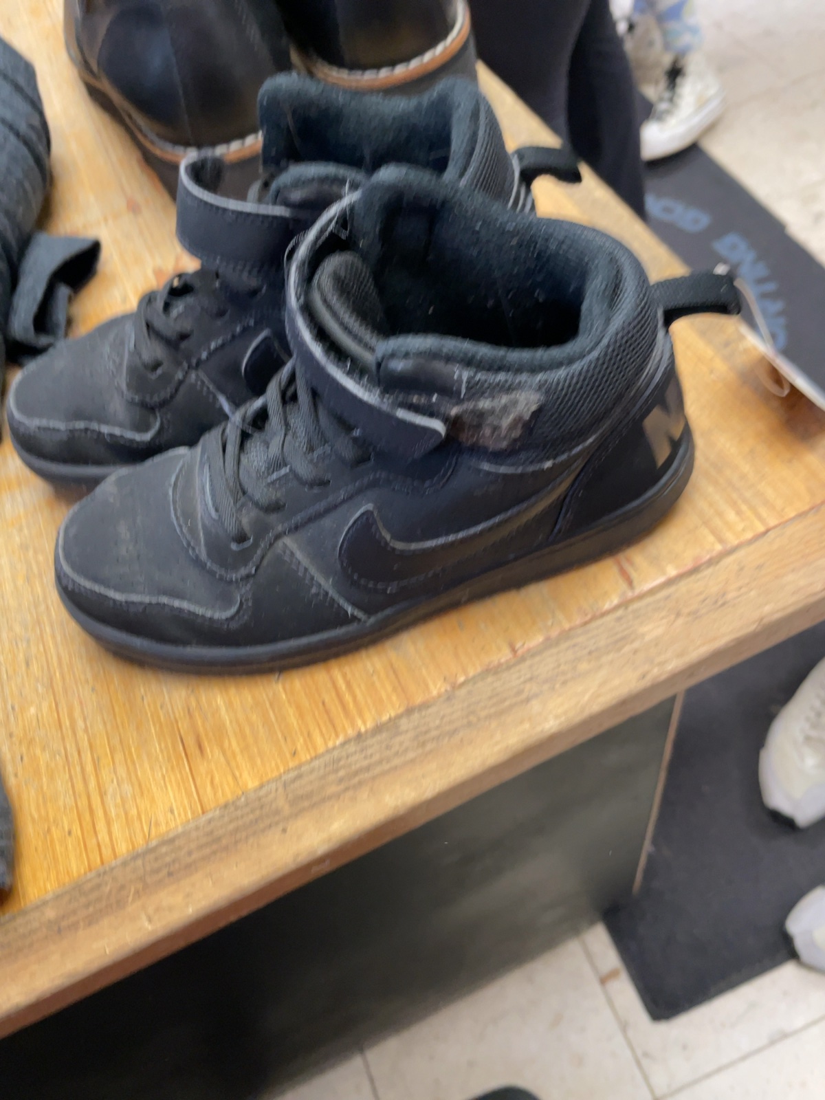 Nike Size 13.5C Mid-Top Sneakers Black